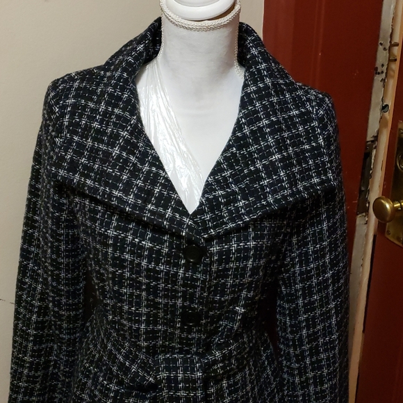 MAX NEW YORK BELTED WAIST BLACK & WHITE COAT SZ 4 - Picture 13 of 16